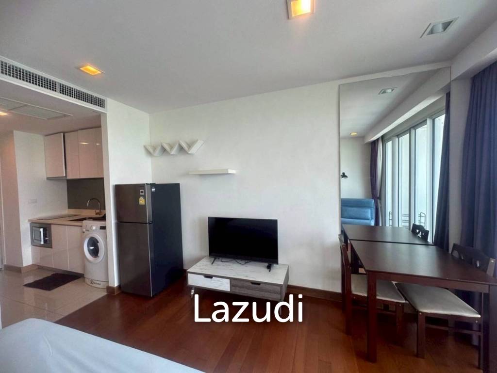 High-Floor Modern Studio at The Palm Wongamat