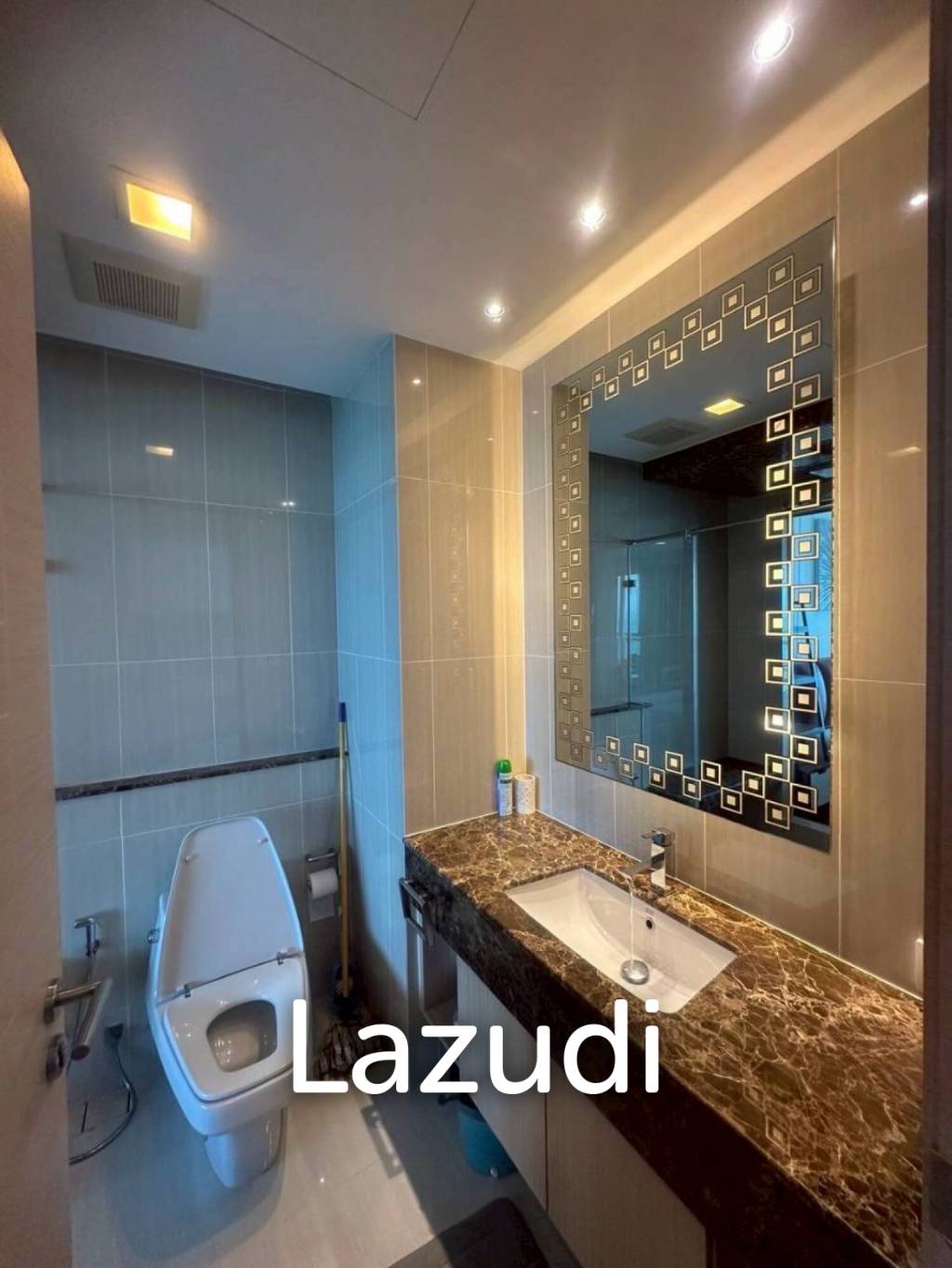 High-Floor Modern Studio at The Palm Wongamat