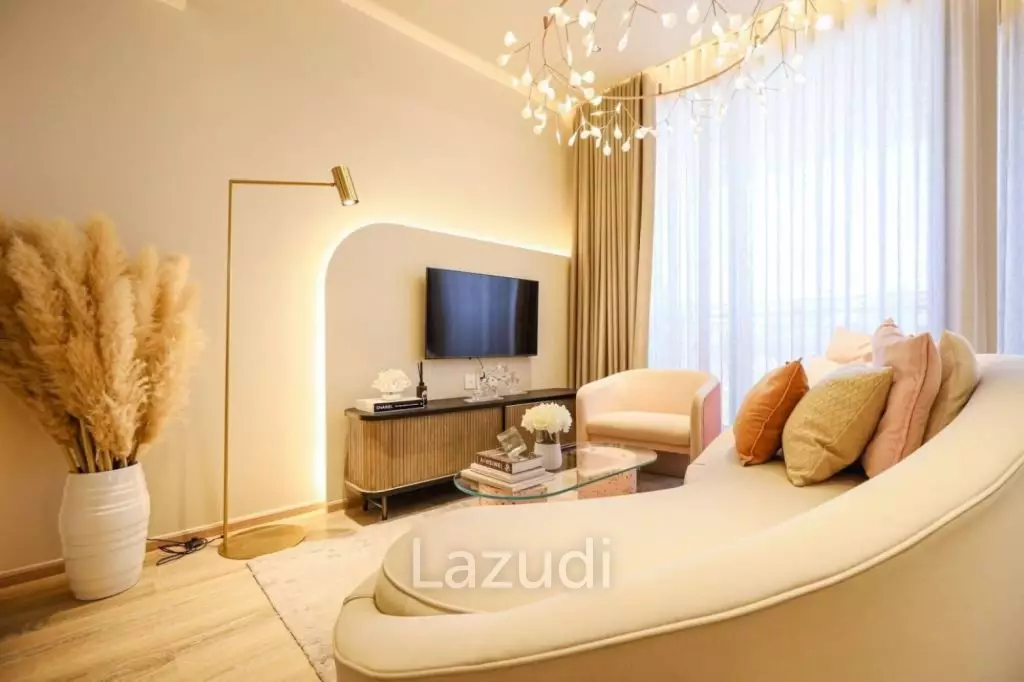 Luxury Beachfront 1-Bedroom Unit at Arom Jomtien