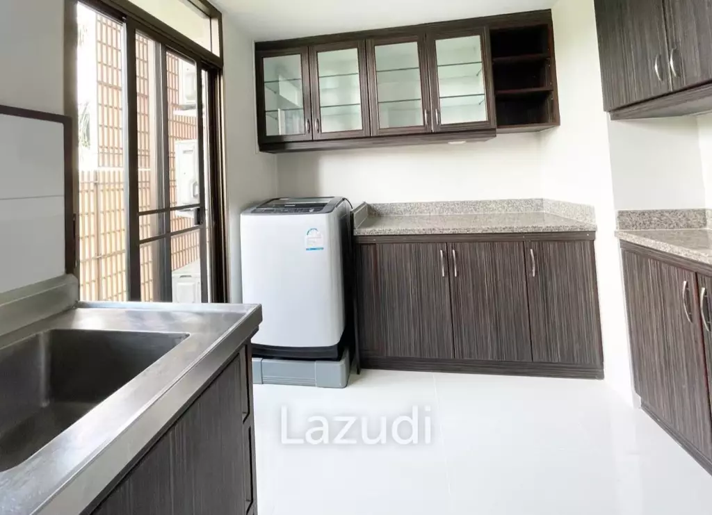 154 sqm 3-Bed Condo on 3rd Floor in PR Court Khlong Tan Nuea Bangkok