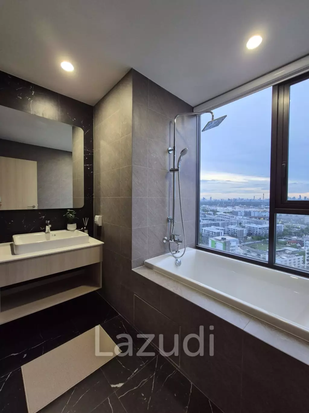 55sqm 2 Bed Condo on 22nd Floor Skyrise Avenue Sukhumvit 64 Bangna Bangkok