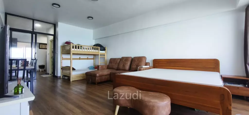 Stunning 21st Floor Studio at Sunshine Beach Condotel