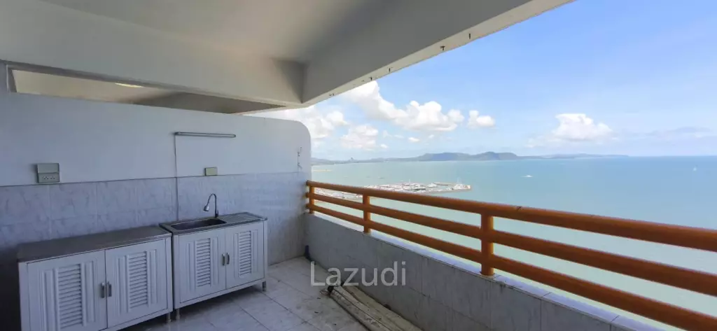Stunning 21st Floor Studio at Sunshine Beach Condotel