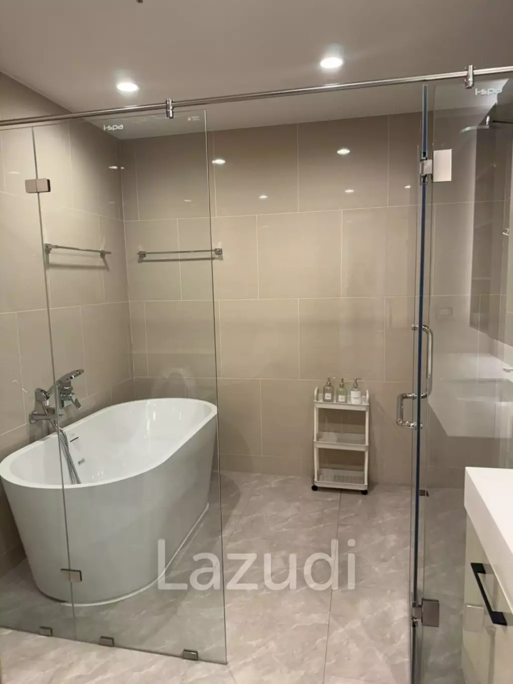 201 sqm modern 3 bedroom apartment in Sathorn 111 Thung Mahamek Bangkok
