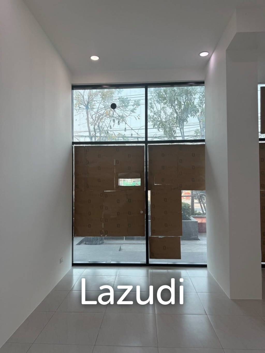 71.8 sqm retail unit in modern Bangna building, Bangkok