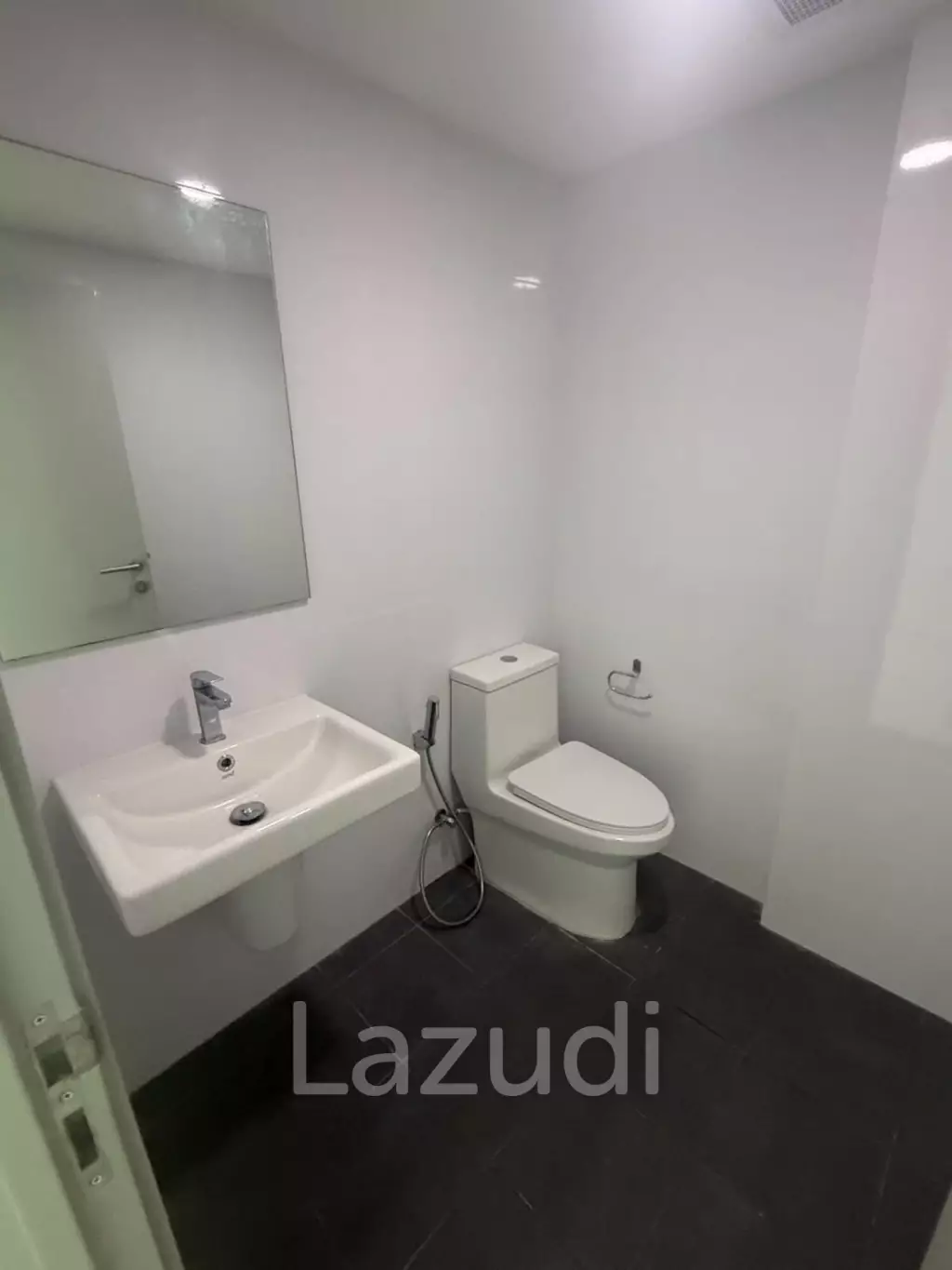 71.8 sqm retail unit in modern Bangna building, Bangkok