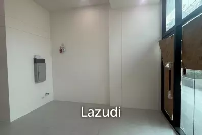 71.8 sqm retail unit in modern Bangna building, Bangkok