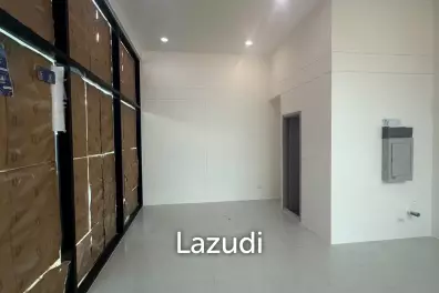 71.8 sqm retail unit in modern Bangna building, Bangkok