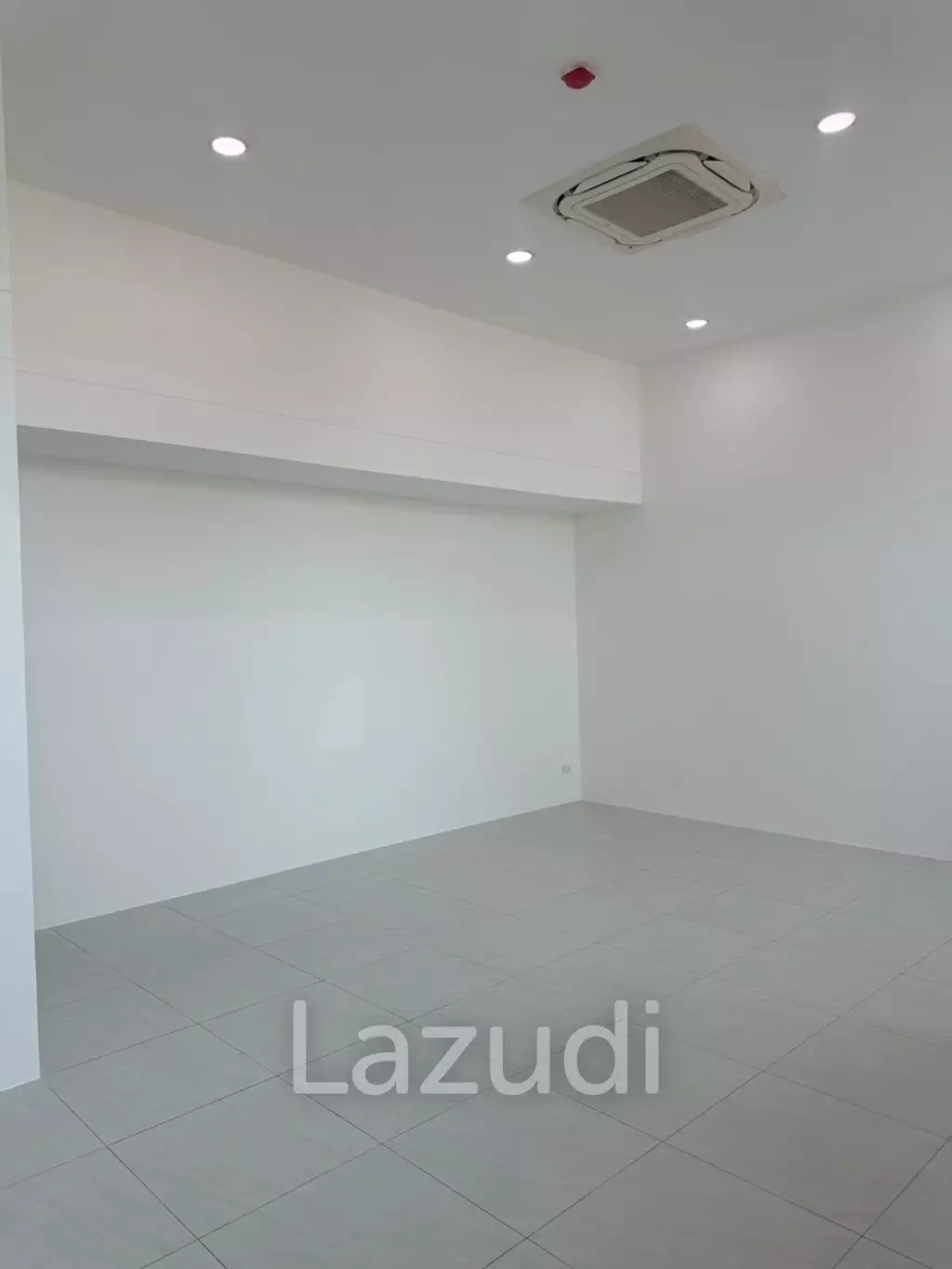 71.8 sqm retail unit in modern Bangna building, Bangkok