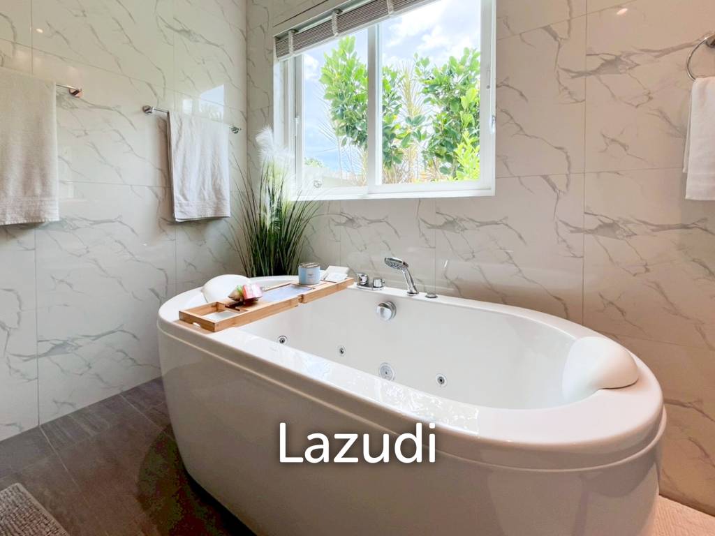 Tropical Golf Retreat Villa at Aria 2, Hua Hin