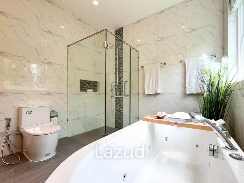Tropical Golf Retreat Villa at Aria 2, Hua Hin