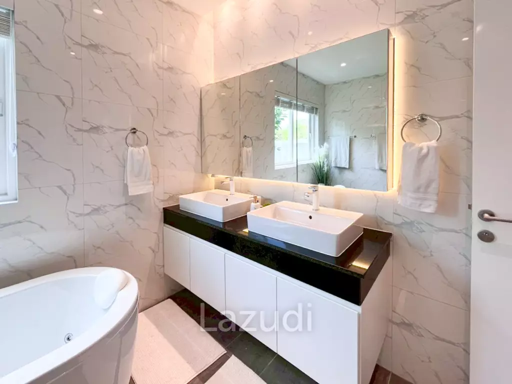 Tropical Golf Retreat Villa at Aria 2, Hua Hin