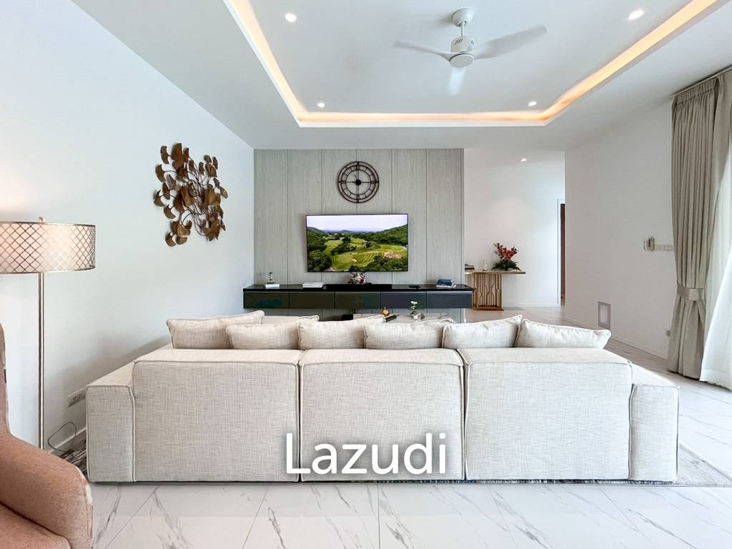 Tropical Golf Retreat Villa at Aria 2, Hua Hin