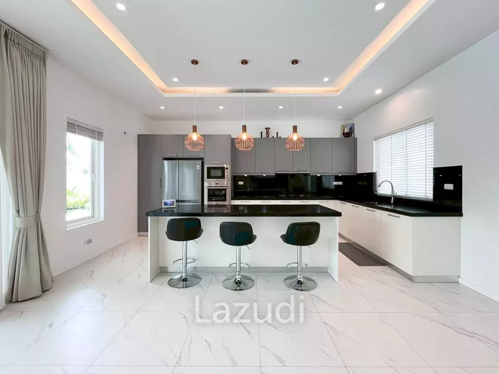Tropical Golf Retreat Villa at Aria 2, Hua Hin
