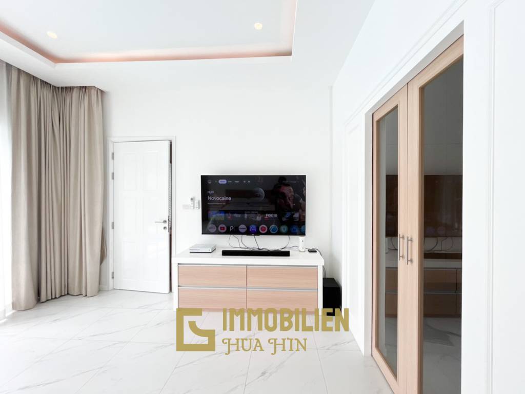 Tropical Golf Retreat Villa at Aria 2, Hua Hin