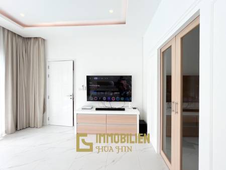 Tropical Golf Retreat Villa at Aria 2, Hua Hin