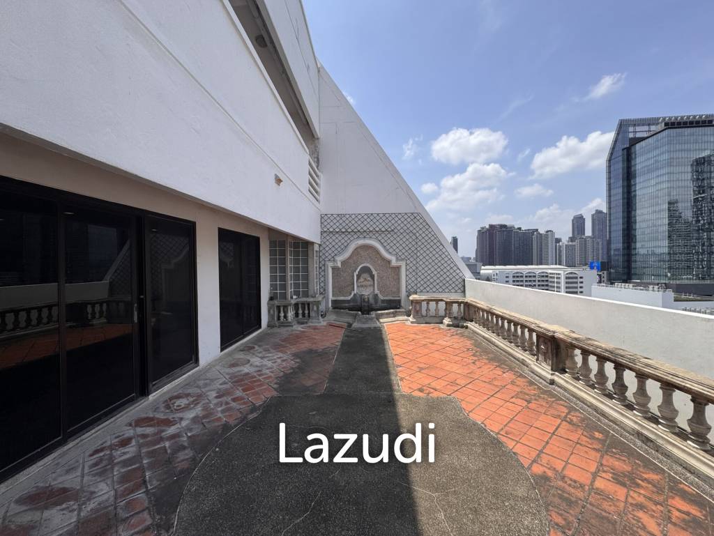 205 sqm 3-Bed Condo with Huge Terrace in Khlong Toei Nuea, Bangkok