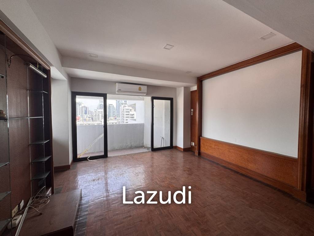 205 sqm 3-Bed Condo with Huge Terrace in Khlong Toei Nuea, Bangkok
