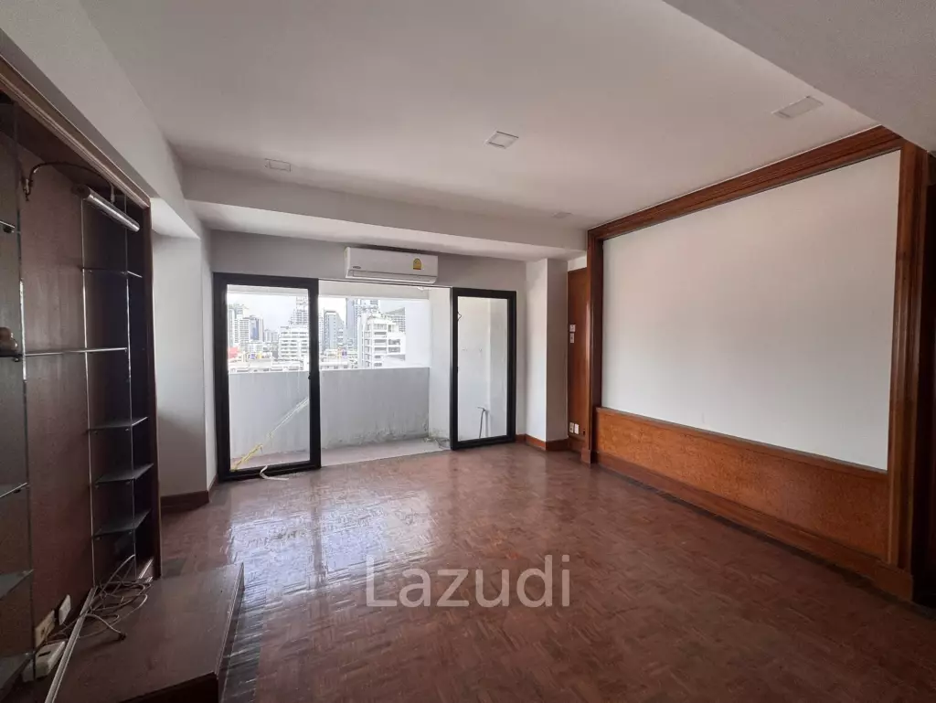 205 sqm 3-Bed Condo with Huge Terrace in Khlong Toei Nuea, Bangkok