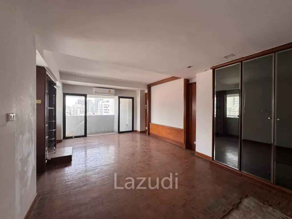 205 sqm 3-Bed Condo with Huge Terrace in Khlong Toei Nuea, Bangkok