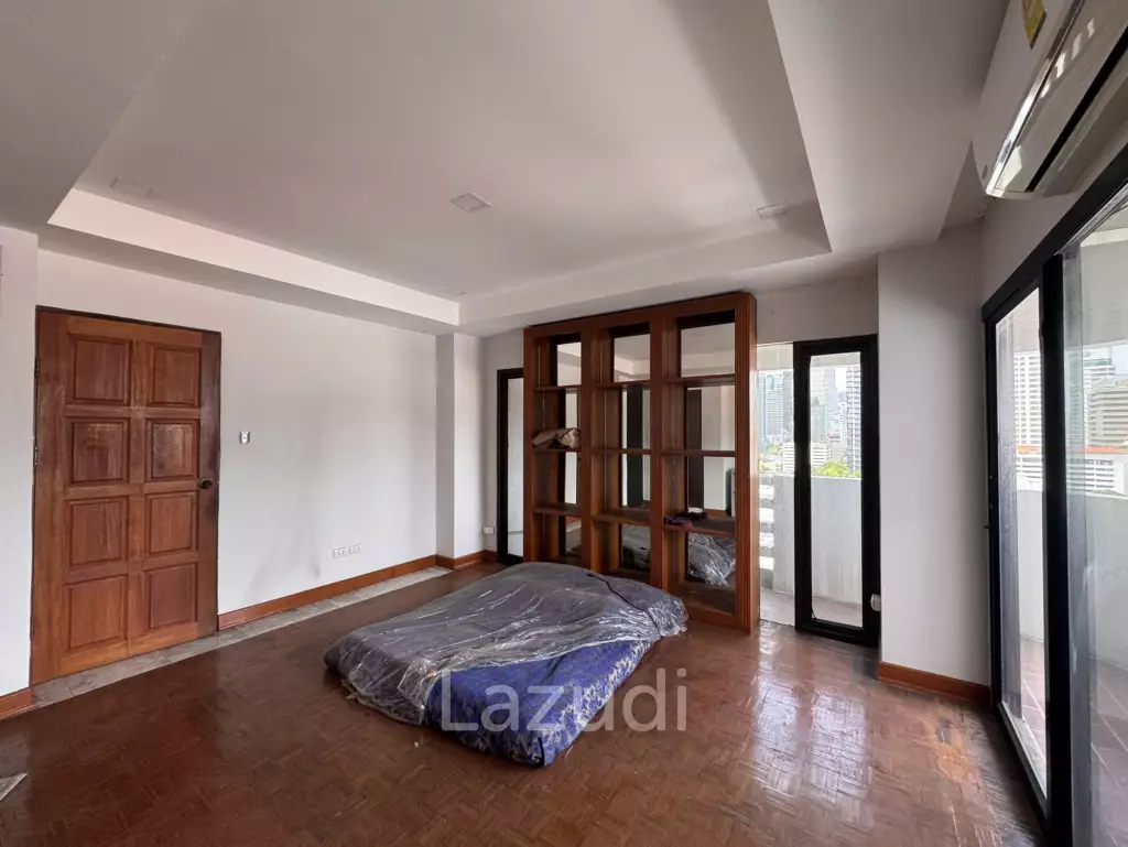 205 sqm 3-Bed Condo with Huge Terrace in Khlong Toei Nuea, Bangkok
