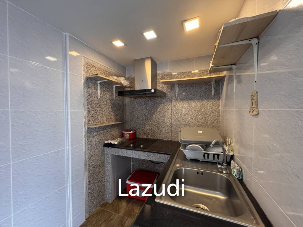 205 sqm 3-Bed Condo with Huge Terrace in Khlong Toei Nuea, Bangkok