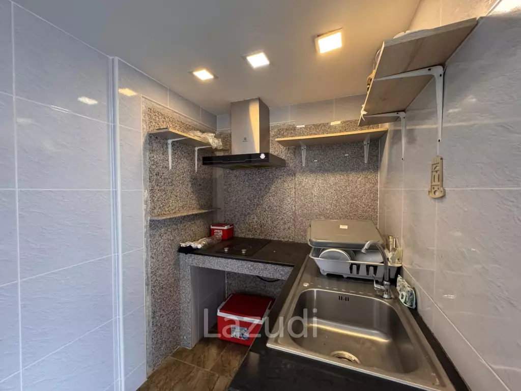 205 sqm 3-Bed Condo with Huge Terrace in Khlong Toei Nuea, Bangkok