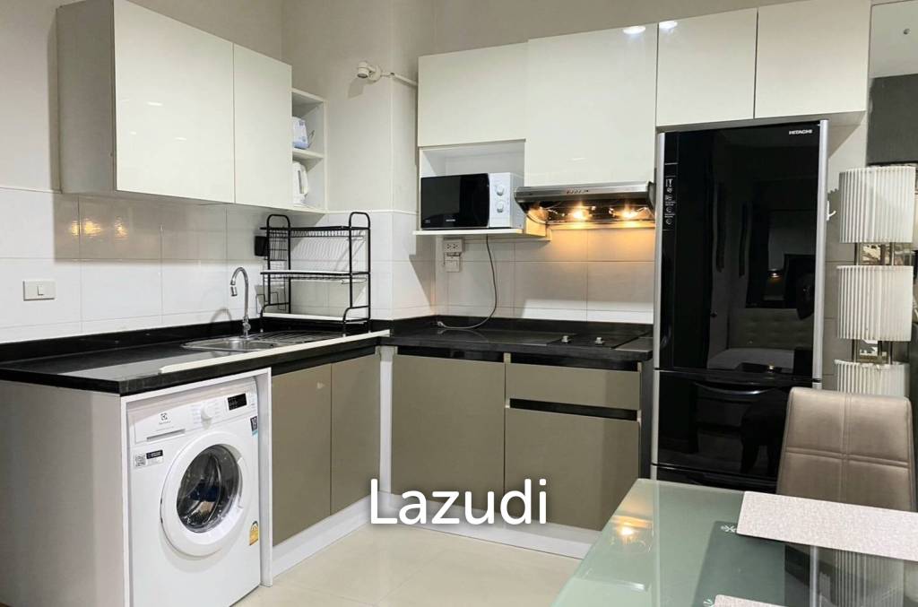 75 sqm high-floor condo at CitiSmart Sukhumvit 18 Khlong Toei Bangkok