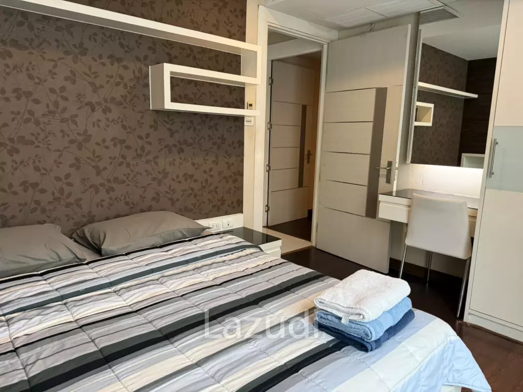 Apus Condominium 3 Bedroom Pool Access Unit for Sale