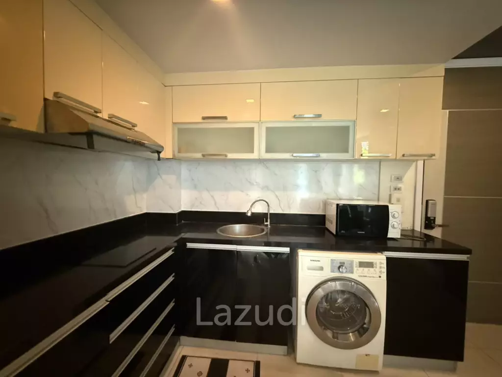 Apus Condominium 3 Bedroom Pool Access Unit for Sale