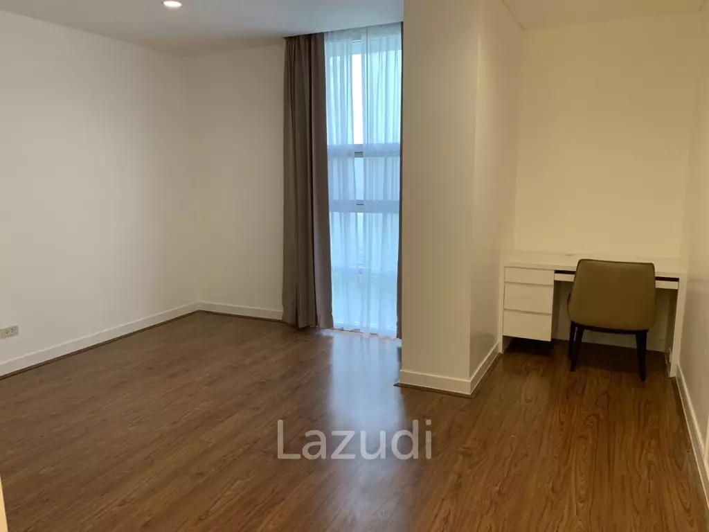 240 sqm 3 Bed Condo on 4th Floor at Shama Ekamai Bangkok, Phra Khanong Nuea