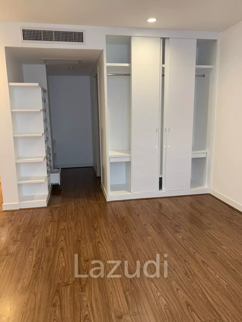 240 sqm 3 Bed Condo on 4th Floor at Shama Ekamai Bangkok, Phra Khanong Nuea