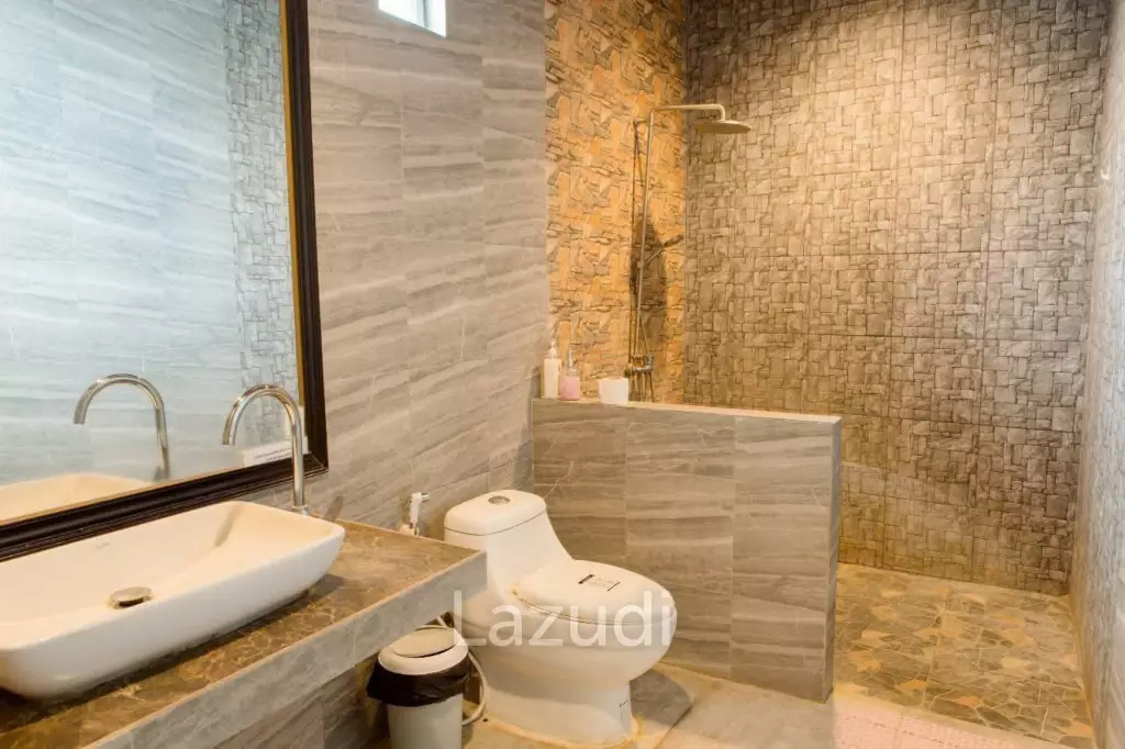 Luxury Pool Villa 4 Bed for Rent in Huai Yai