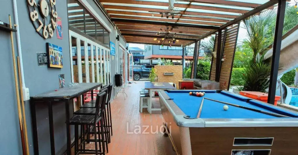 Luxury Pool Villa 4 Bed for Rent in Huai Yai
