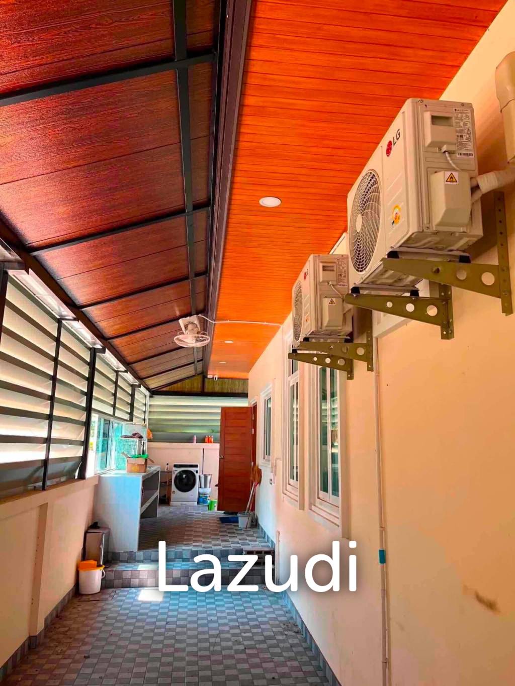 Nice Breeze 7 : Fully Furnished & Private Outdoor Pool.