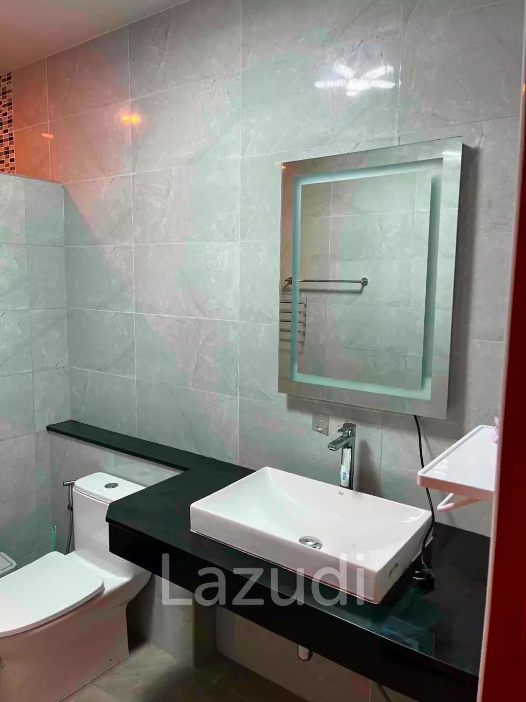 Nice Breeze 7 : Fully Furnished & Private Outdoor Pool.