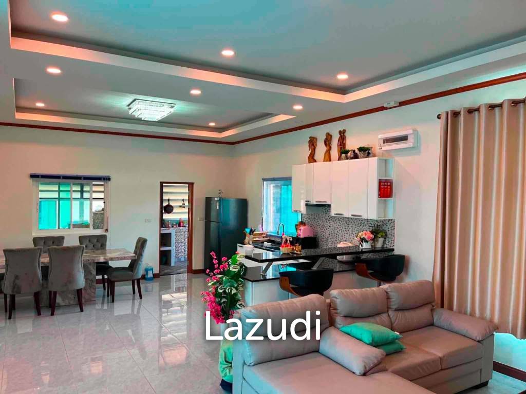 Nice Breeze 7 : Fully Furnished & Private Outdoor Pool.