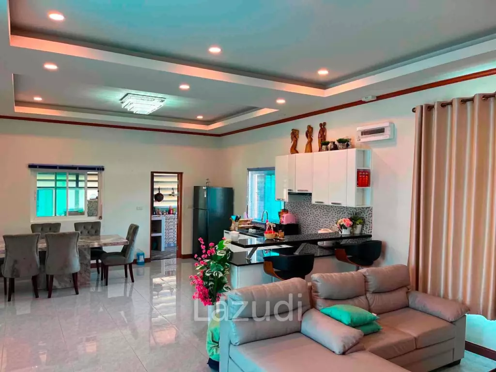 Nice Breeze 7 : Fully Furnished & Private Outdoor Pool.