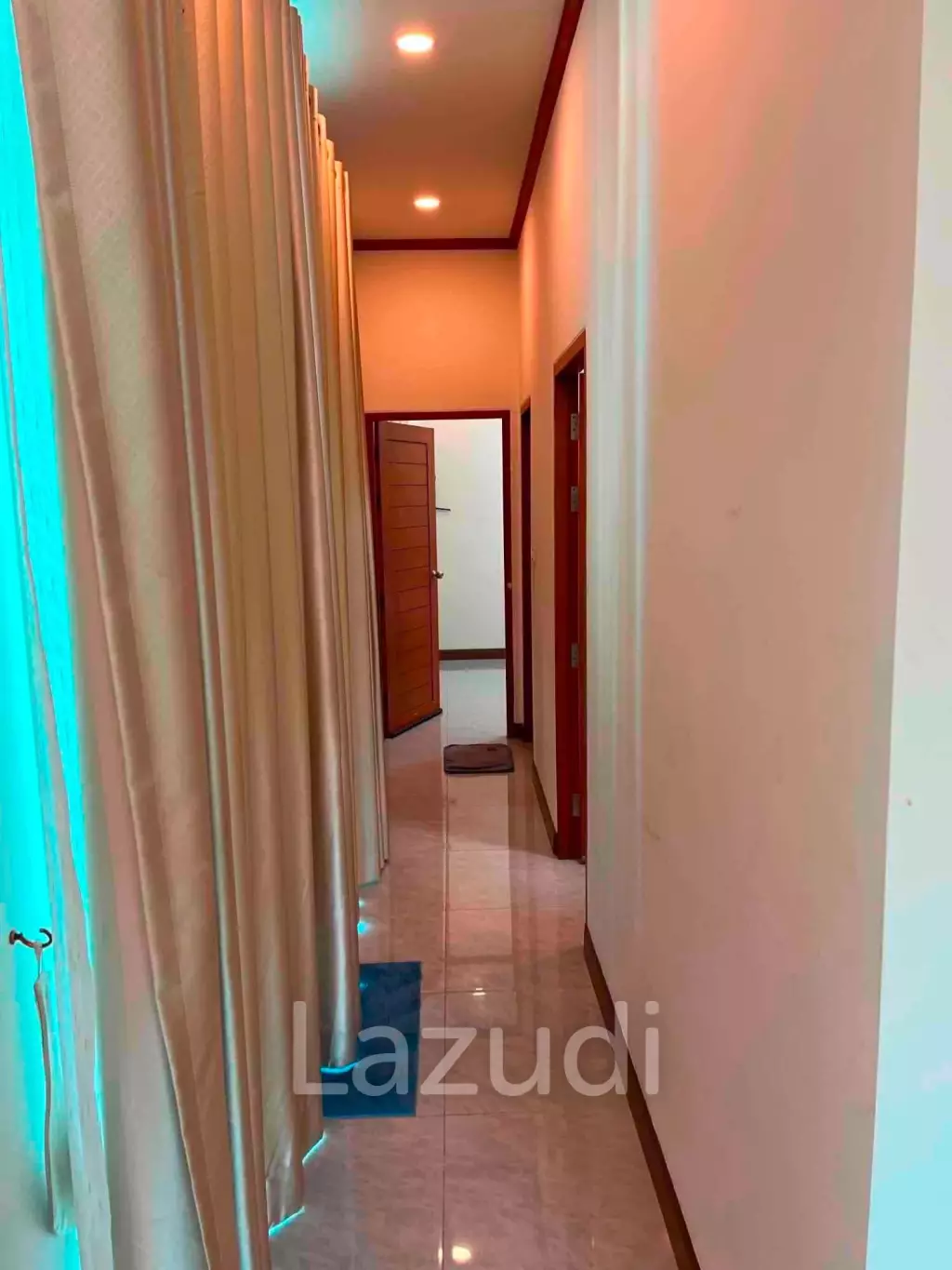 Nice Breeze 7 : Fully Furnished & Private Outdoor Pool.