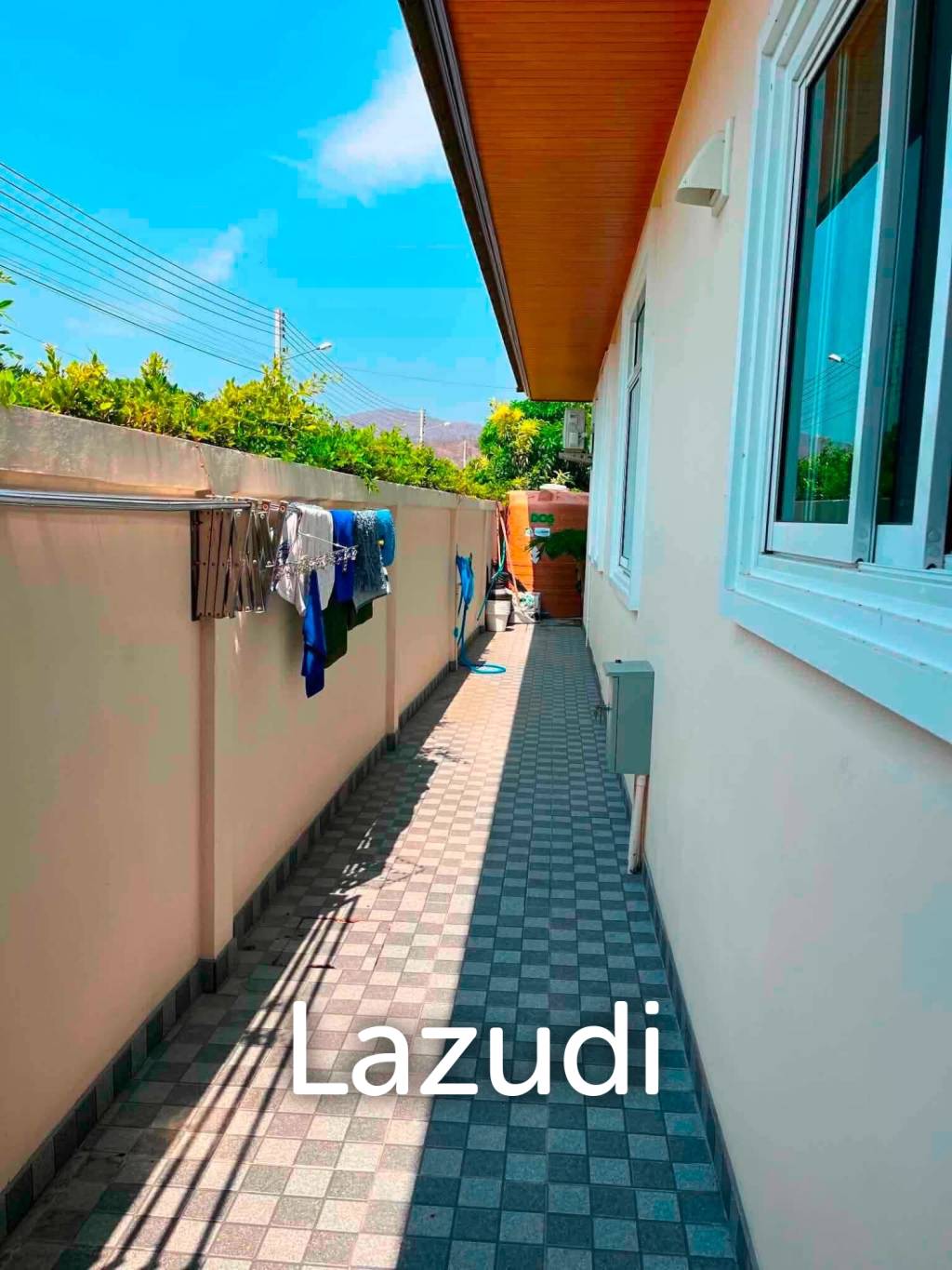 Nice Breeze 7 : Fully Furnished & Private Outdoor Pool.