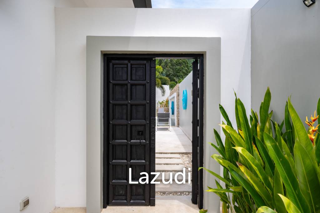 Elegant 3-Bedroom Balinese-Style Private Pool Villa in Peaceful Maenam
