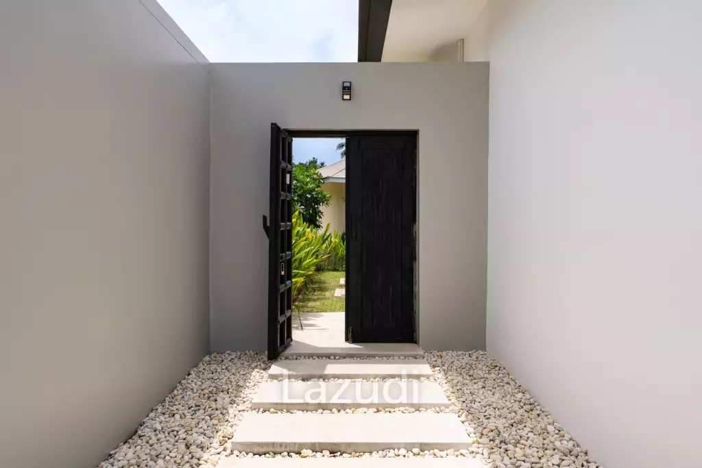 Elegant 3-Bedroom Balinese-Style Private Pool Villa in Peaceful Maenam