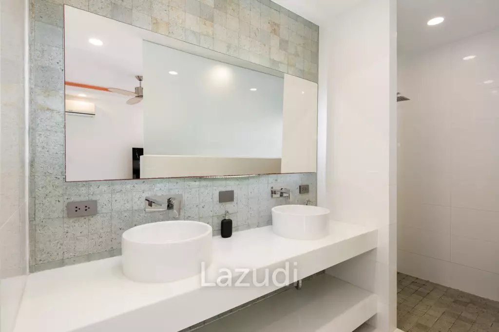 Elegant 3-Bedroom Balinese-Style Private Pool Villa in Peaceful Maenam