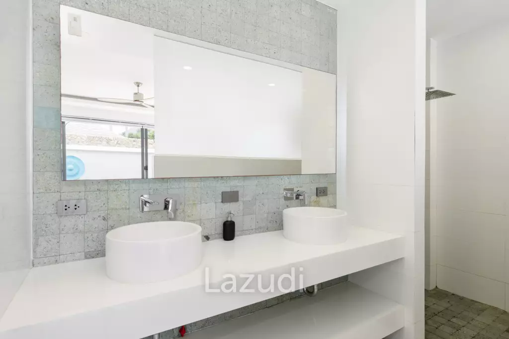 Elegant 3-Bedroom Balinese-Style Private Pool Villa in Peaceful Maenam