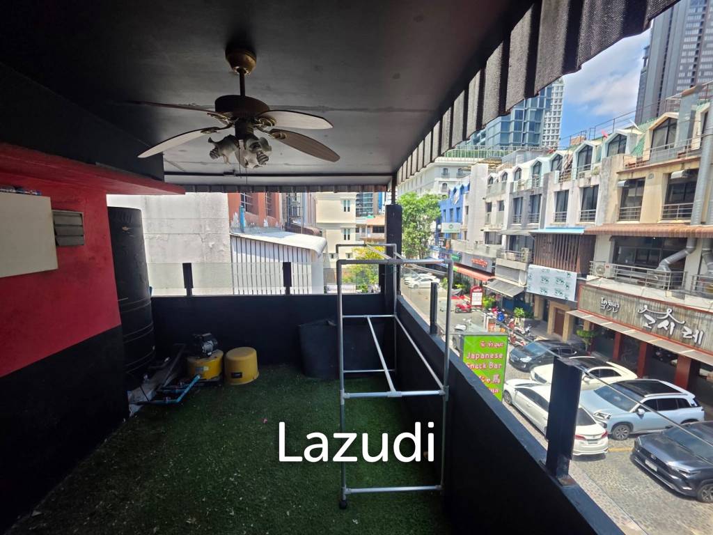 386 sqm 3-storey retail space in Khlong Tan Nuea Wattana Bangkok