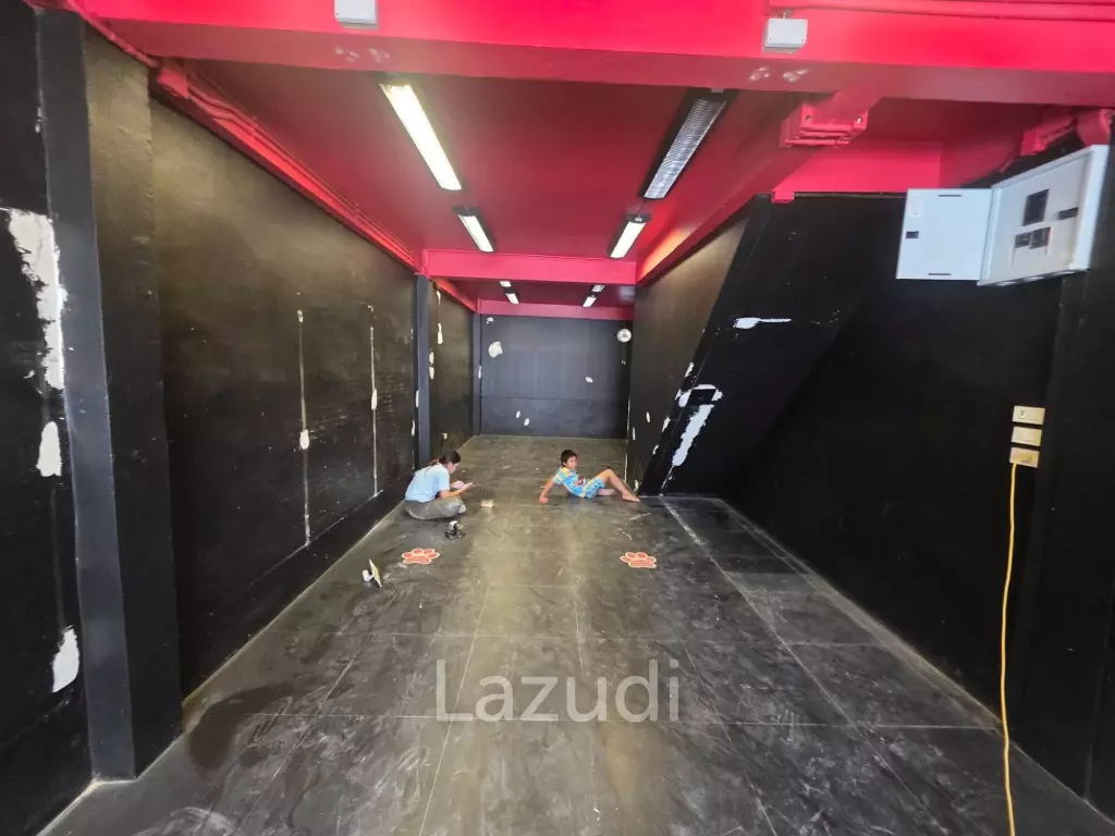 386 sqm 3-storey retail space in Khlong Tan Nuea Wattana Bangkok