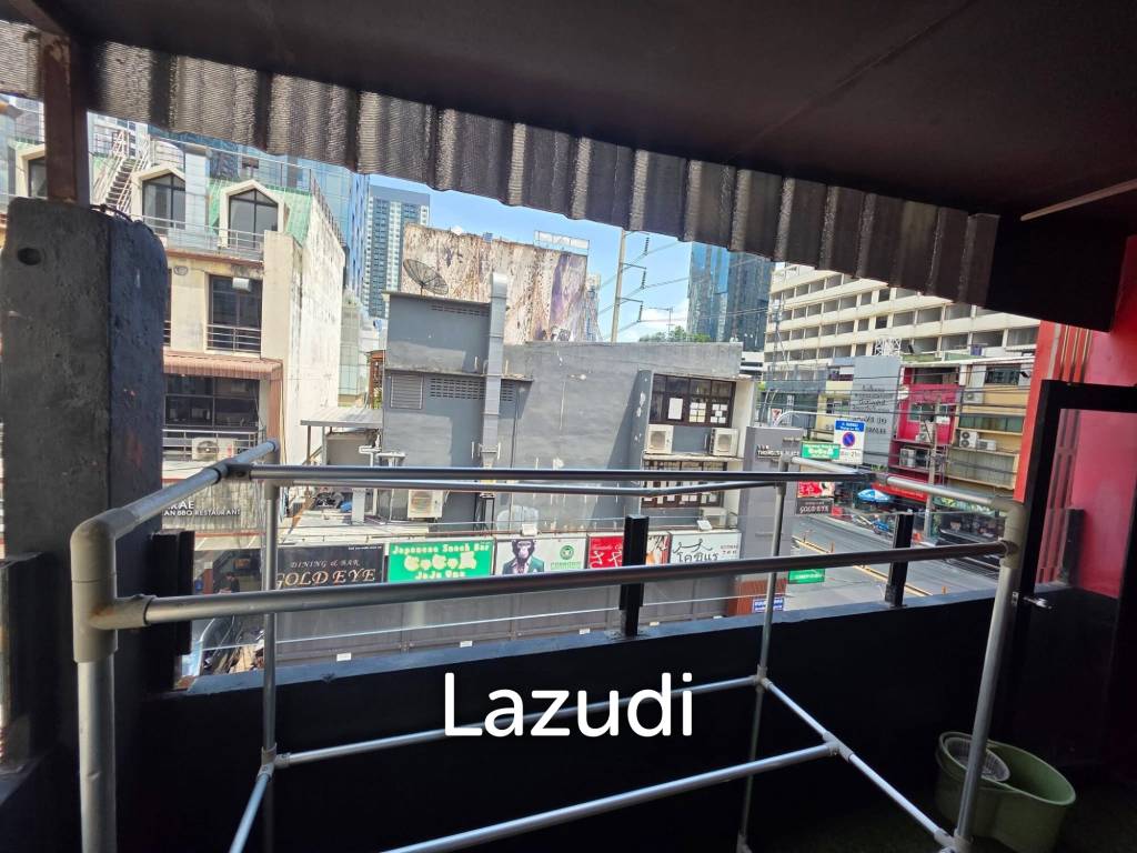 386 sqm 3-storey retail space in Khlong Tan Nuea Wattana Bangkok