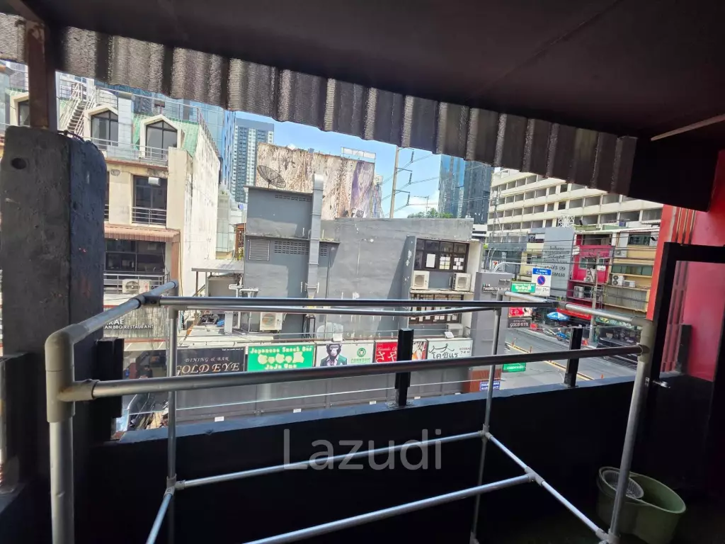 386 sqm 3-storey retail space in Khlong Tan Nuea Wattana Bangkok
