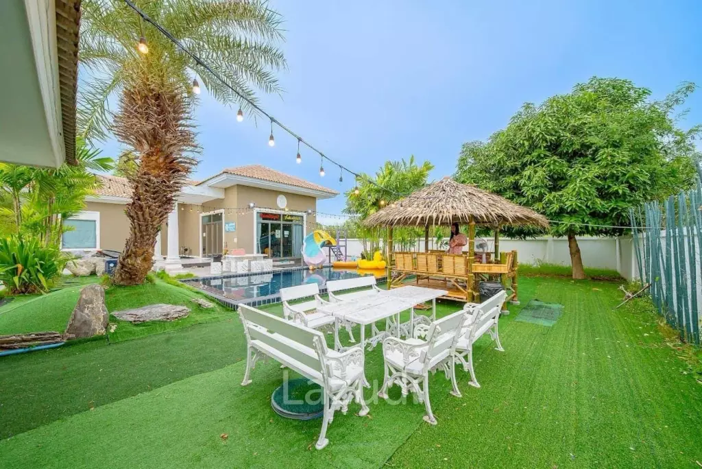 Modern Tropical Pool Villa for Rent in Huai Yai