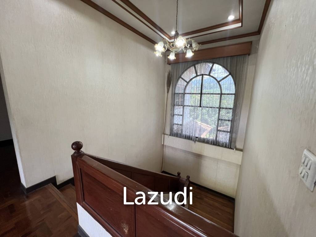 2 Storey House with 6 bedrooms next to main road at Tha Sut
